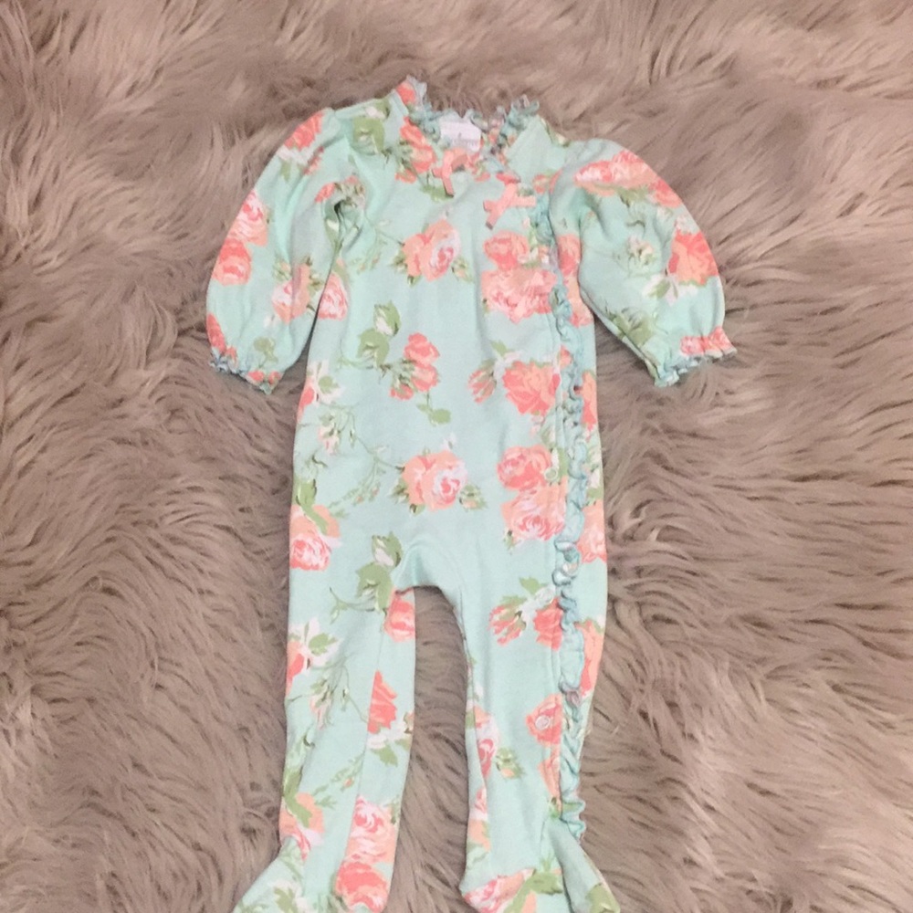 Laura Ashley Cute sleeper... size 3-6 months